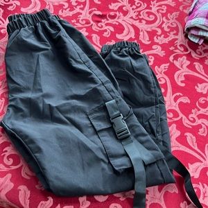 Black cargo pants with straps S